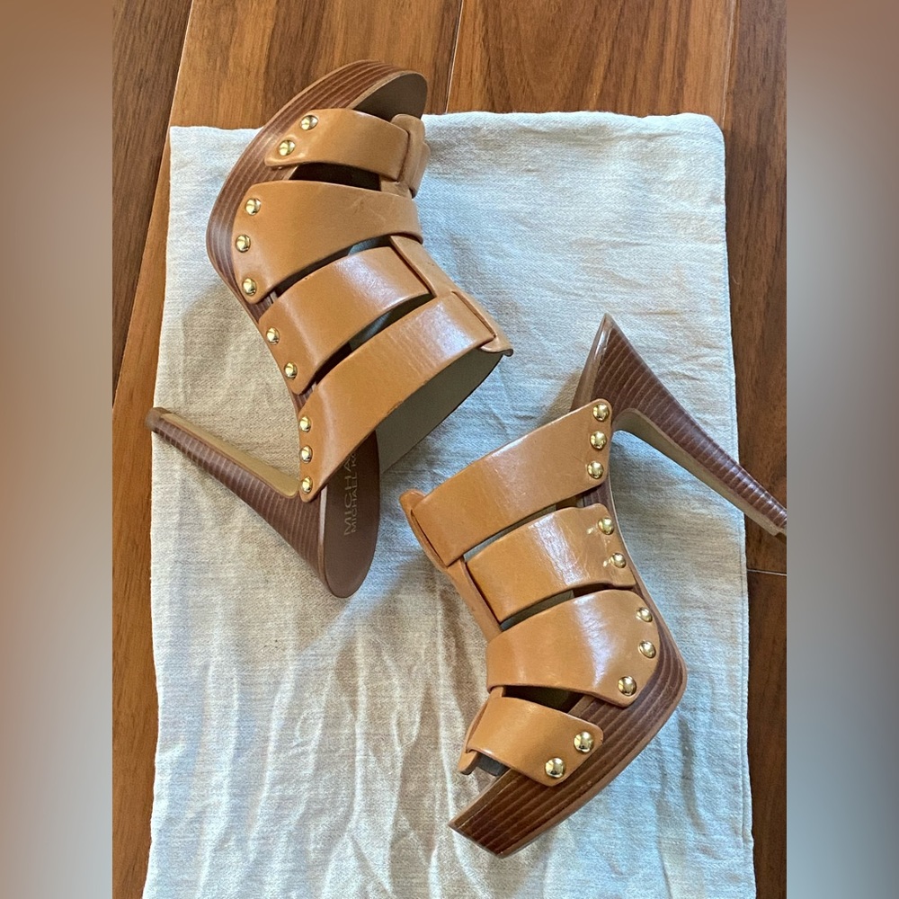 Sandals - Picture 3 of 4